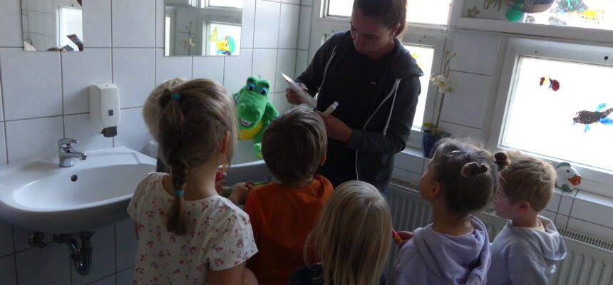 Kroko zu Besuch in der Kita Kroko zu Besuch in der Kita